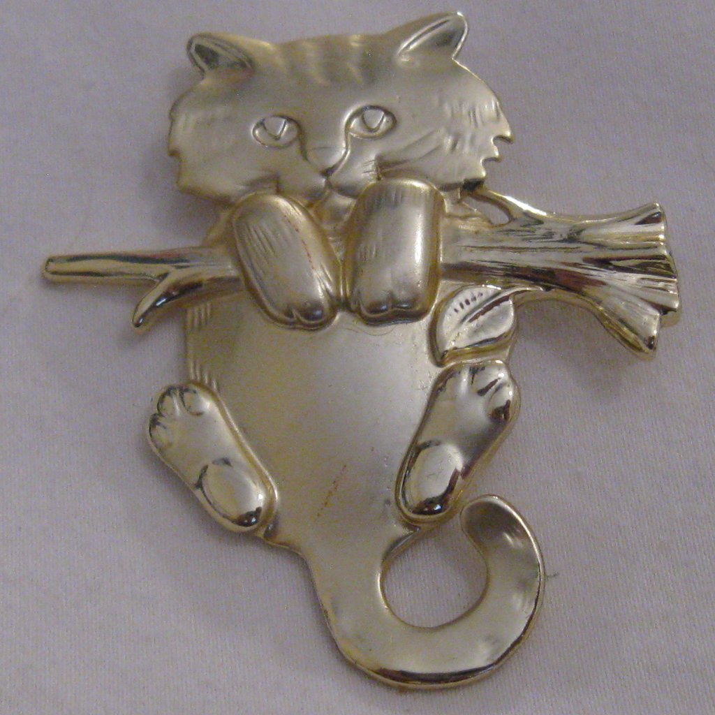 Vintage 80s Cat Hanging From A Branch Matte Gold Brooch